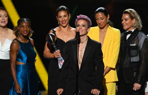 Megan Rapinoe suffers wardrobe malfunction at ESPYS